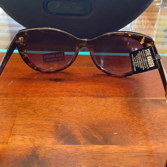 Steve Madden - Picture 5 of 5